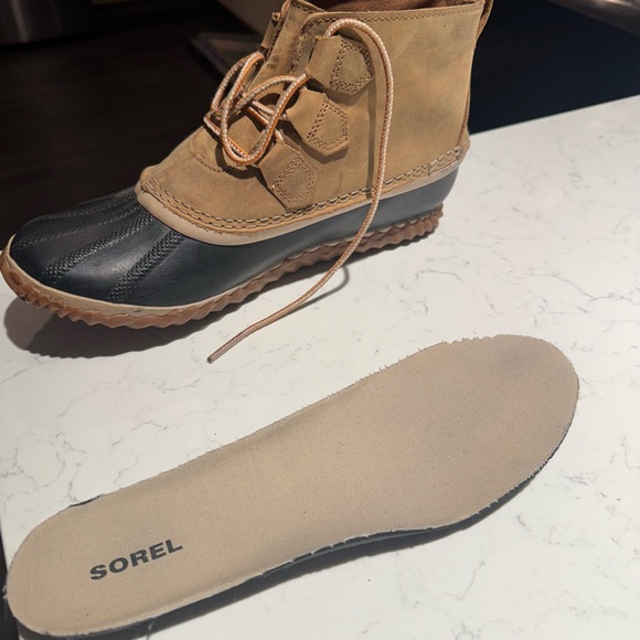 sorel out and about classic women’s waterproof boot - Picture 9 of 10